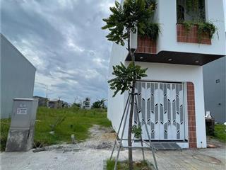 Bán đất hương sơ sát con kênh, giá rẻ nhì thị trường