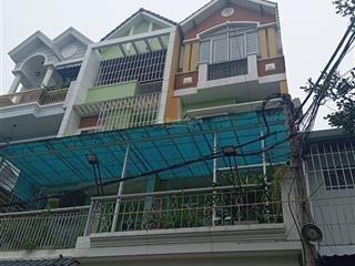 Bán nhà hcm 1 trệt 3 lầu hẻm xe hơi gần sông