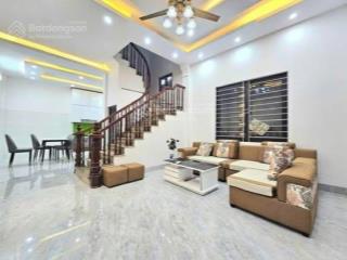 Bán nhà cầu diễn  44m2  dân xây  ô tô đỗ cổng  ngõ nông  giá nhỉnh 6 tỷ