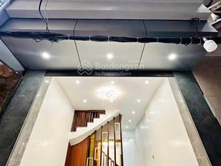 Bán nhà nam từ liêm 35m2 5 tầng, 2 mặt thoáng, lô góc, ô tô đỗ cửa, dân xây giá chỉ 5.x tỷ