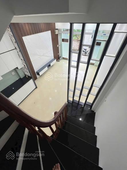 Bán nhà 5 tầng di trạch ô tô đỗ cửa gần đường 3.5 giá chỉ 5. x tỷ