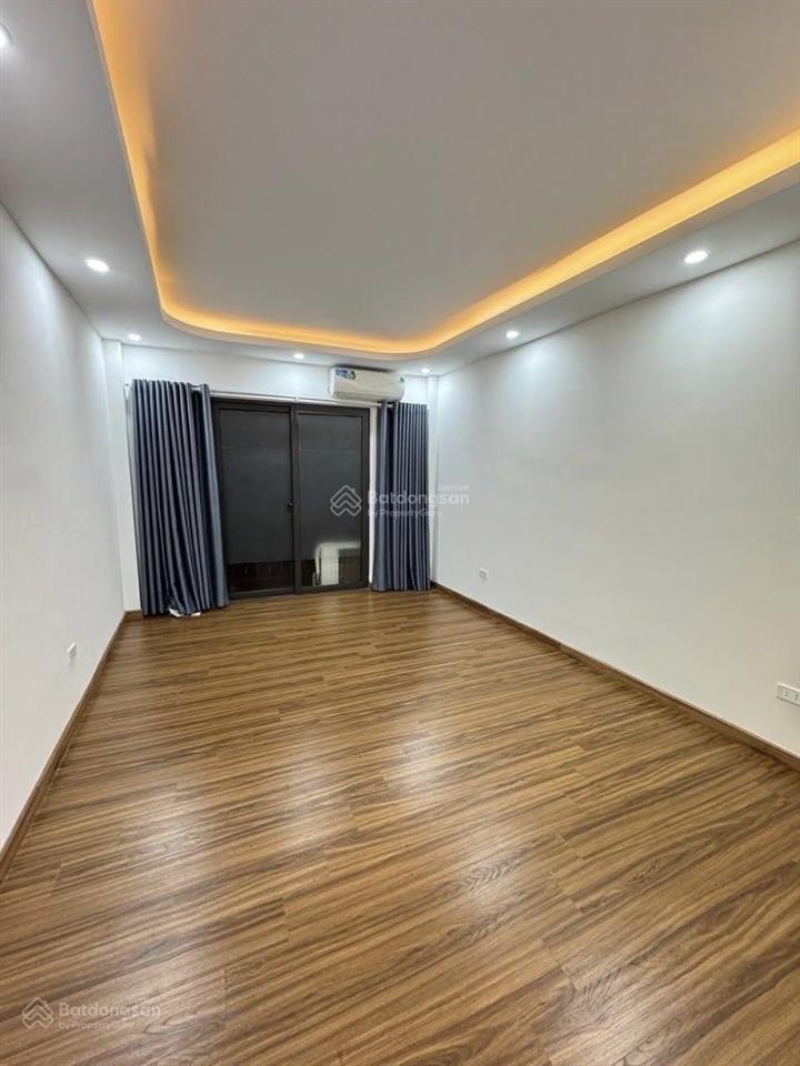 Bán nhà 5 tầng mới sổ nở hậu giá 4.65 tỷ