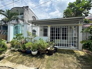 Bán nhà cấp 4 ấp 2, phước lộc, nhà bè.
dt 7.88m x 27.5m. nở hậu giá 6.9 tỷ khu dân cư hiệ