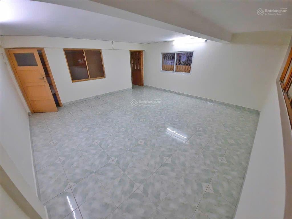 Cần bán gấp căn hộ cc hẻm 136 nguyễn tri phương, phường 9, quận 5 dt 127m2, 3phòng ngủ, 1wc, view