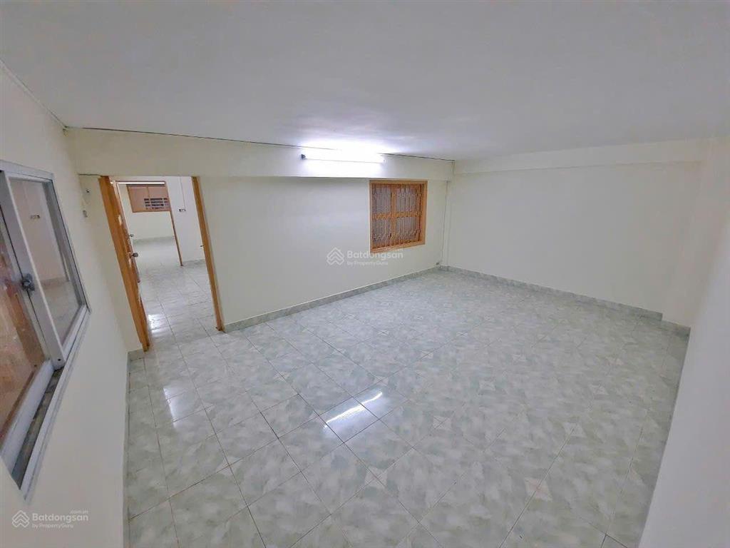 Cần bán gấp căn hộ cc hẻm 136 nguyễn tri phương, phường 9, quận 5 dt 127m2, 3phòng ngủ, 1wc, view