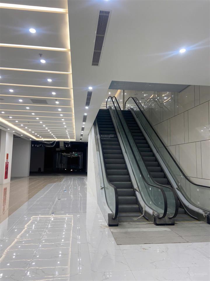 Bán tòa nhà văn phòng 40tầng hạng a goldmark city chỉ với 52tr/m2 136 hồ tùng mậu, bàn giao luôn