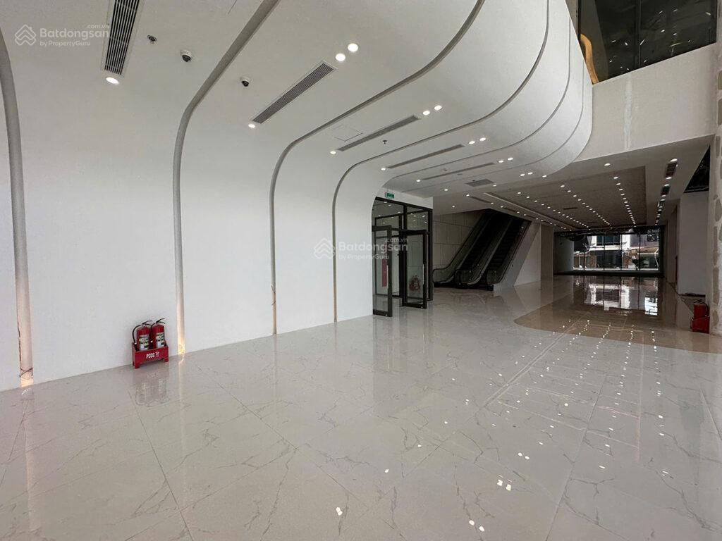 Chỉ với 5xtr/m2 đã có tòa văn phòng hạng a rox tower goldmark city tại hồ tùng mậu trực tiếp cđt