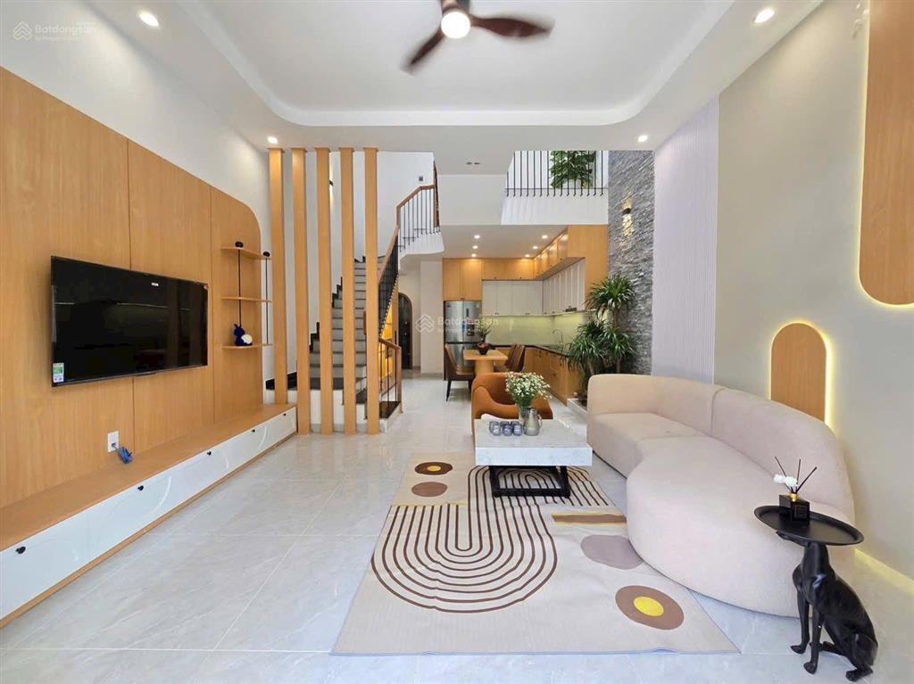 Nhà mới xây ngay trước siêu thị mega liên chiểu, đối diện trường đh sư phạm, chơn tâm 9