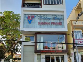 Nhà mặt phố 8m ngang x 17m dài 4 tầng