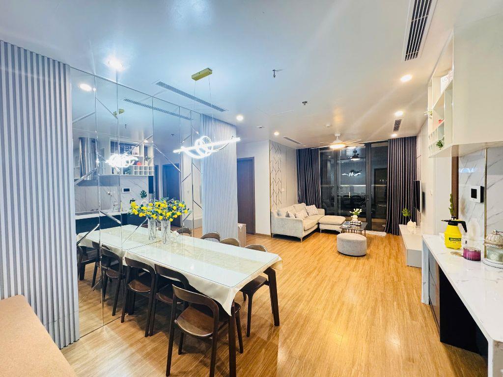 Cần bán căn hộ 98m2, 3pn, chung cư ct8 the emerald, giá chỉ 6.6 tỷ