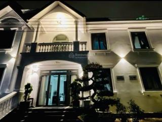 Siêu hiếm villa 3 mặt tiền trung tâm p.08, đà lạt. dtich 369m².giá chỉ 23 tỷ