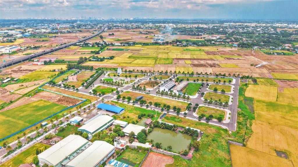 Bán đất nền dự án king hill residences, liền kề kđt ecopart và kosy(100m2) giá 2,2 tỷ,sổ hồng riêng