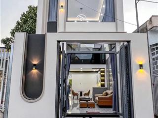 Chính chủ bán gấp nhà lầu ngay trung tâm view sông thoáng mát