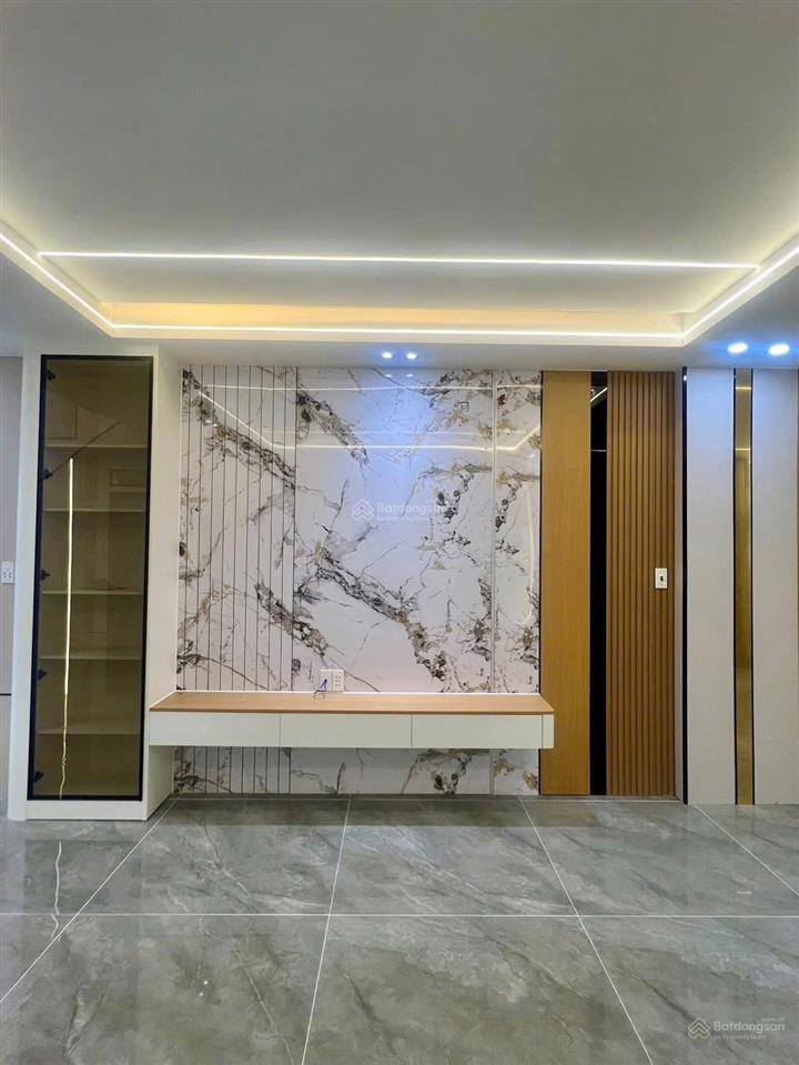 Nhà đẹp  3 lầu  4pn  ô tô đỗ cửa  hiệp phú, quận 9  sát metro  ngang 4.5m  nhỉnh 7 tỷ