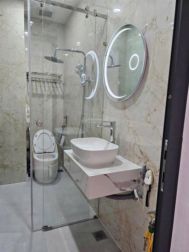 Nhà đẹp  3 lầu  4pn  ô tô đỗ cửa  hiệp phú, quận 9  sát metro  ngang 4.5m  nhỉnh 7 tỷ