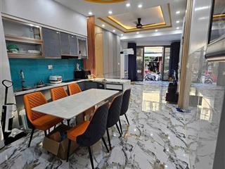 Nhà đẹp  3 lầu  4pn  ô tô đỗ cửa  hiệp phú, quận 9  sát metro  ngang 4.5m  nhỉnh 7 tỷ