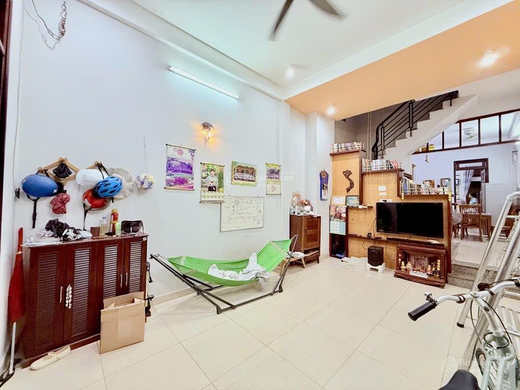 Nhà đẹp huỳnh văn nghệ 2 tầng 82m khu dân cư an ninh 6.8 tỷ.