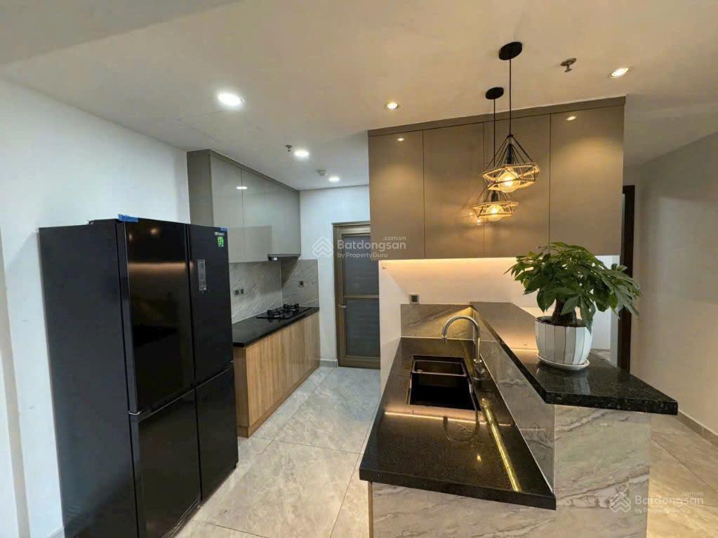 Cần cho thuê gấp căn hộ midtown  pmh,q7 , nhà đẹp, giá siêu rẻ  0918 785 ***