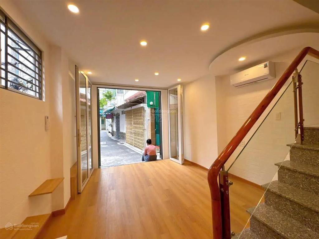 Cắt lỗ bán gấp !hẻm nguyễn kiệm p9, q. phú nhuận  dt 26.6 m2 4 tầng  giá giảm chỉ còn 6 tỷ tl!