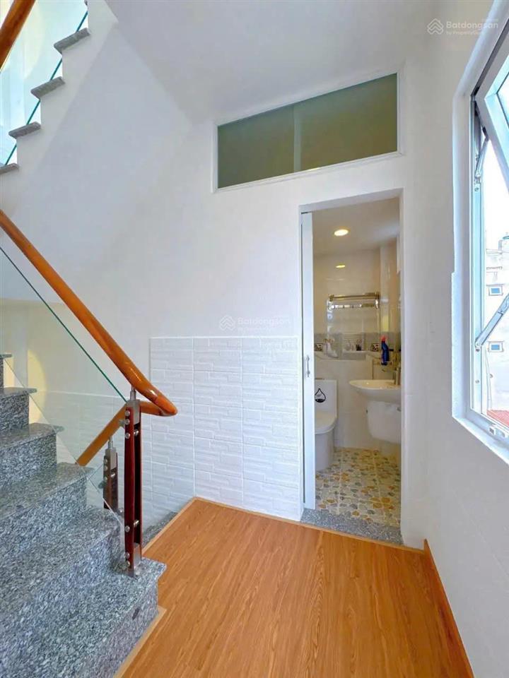 Cắt lỗ bán gấp !hẻm nguyễn kiệm p9, q. phú nhuận  dt 26.6 m2 4 tầng  giá giảm chỉ còn 6 tỷ tl!