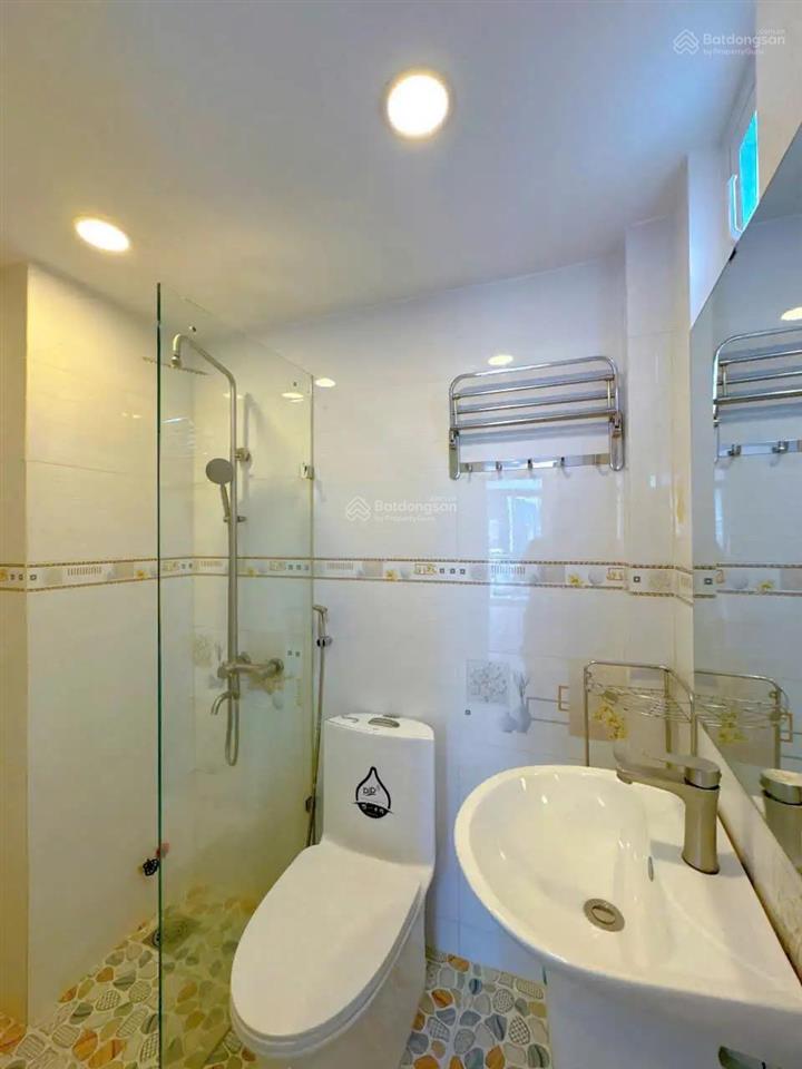 Cắt lỗ bán gấp !hẻm nguyễn kiệm p9, q. phú nhuận  dt 26.6 m2 4 tầng  giá giảm chỉ còn 6 tỷ tl!