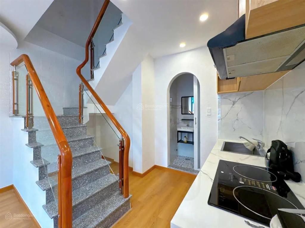 Cắt lỗ bán gấp !hẻm nguyễn kiệm p9, q. phú nhuận  dt 26.6 m2 4 tầng  giá giảm chỉ còn 6 tỷ tl!