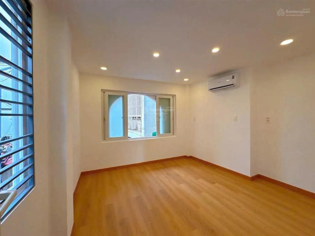 Cắt lỗ bán gấp !hẻm nguyễn kiệm p9, q. phú nhuận  dt 26.6 m2 4 tầng  giá giảm chỉ còn 6 tỷ tl!