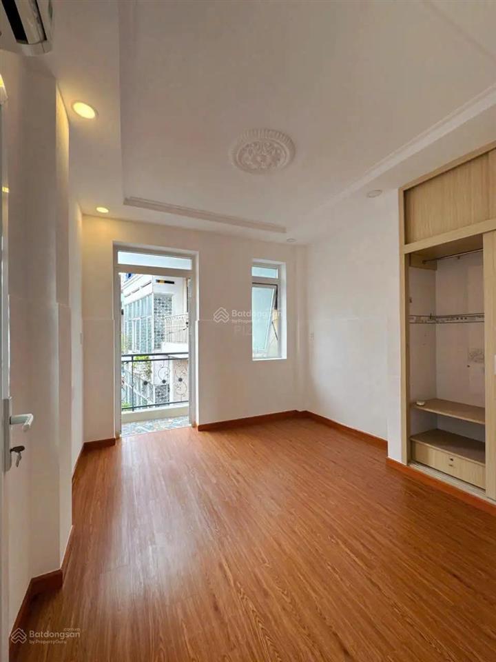 Cắt lỗ bán gấp !hẻm nguyễn kiệm p9, q. phú nhuận  dt 26.6 m2 4 tầng  giá giảm chỉ còn 6 tỷ tl!