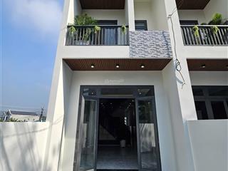 Bán nhà đẹp shr, thổ cư, đường 6m, diện tích gần 100m