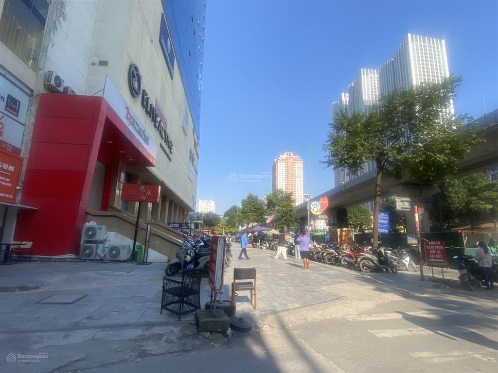 Nhà riêng mỗ lao 4 tầng ngay cầu trắng .1 bước ra ô tô