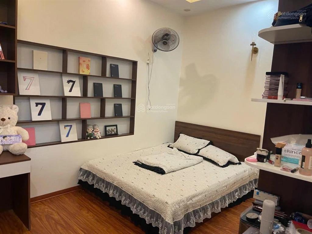 Nhà riêng mỗ lao 4 tầng ngay cầu trắng .1 bước ra ô tô