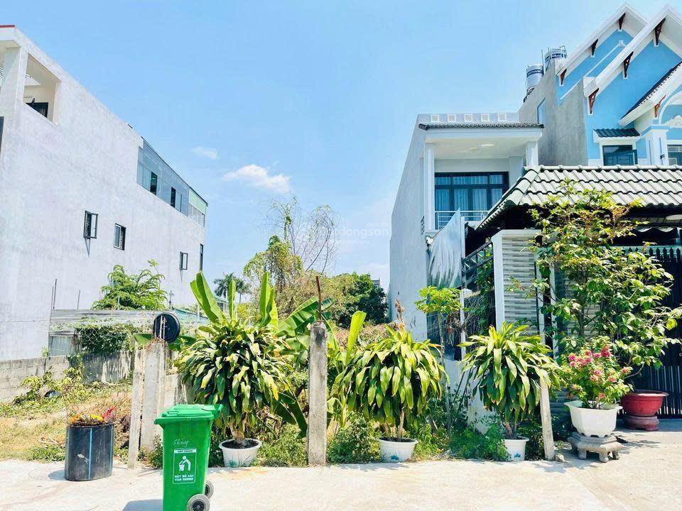 Bán đất 220m2 ngay thị trấn củ chi (5x44m)  1ty150 sổ hồng riêng, thương lượng trực tiếp chủ