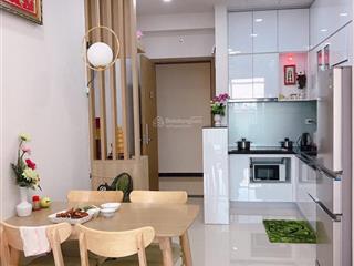 Gia đình bán căn góc cc 319 lý thường kiệt q.11. dt 50m2 2p. sh lâu dài. giá 2,35 tỷ.  0762 489 ***