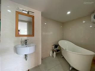Chính chủ ch hv1 lầu 4 dt 68m2 2n 1wc view thoáng  giá tốt  thang bộ