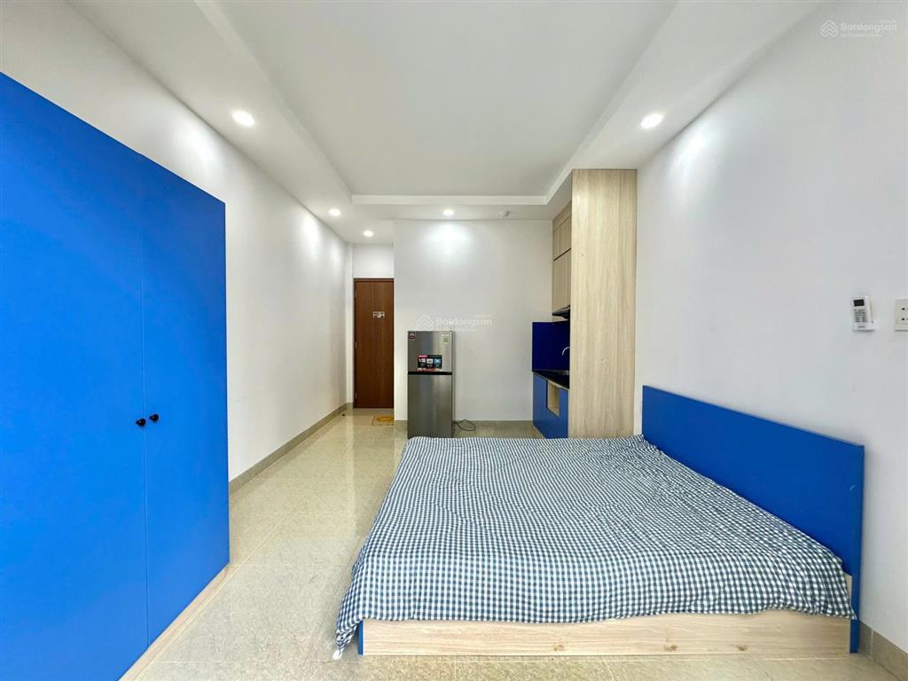 Cho thuê chdv,chung cư mini gần ngã tư hàng xanh studio ban công thoáng sáng chu văn an bình thạnh.
