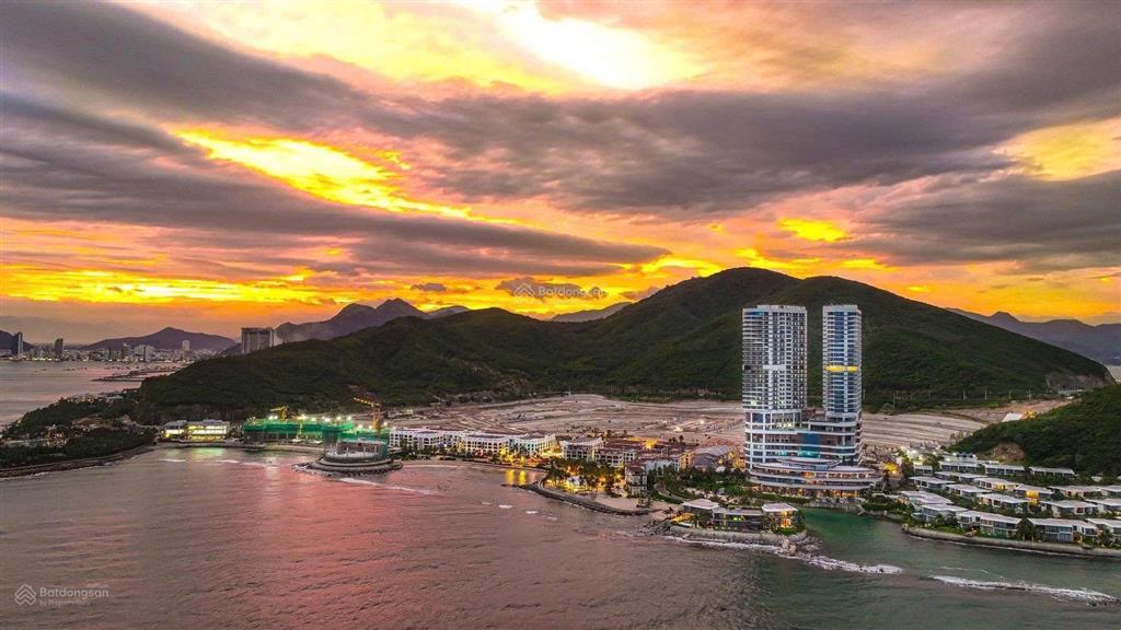 Bán căn hộ khách sạn view trực diện vịnh nha trang, chiết khấu tới 6%, full nội thất chuẩn 5 sao
