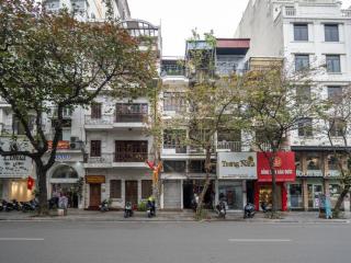 Chính chủ cho thuê nhà 119 phố huế, hai bà trưng, 5 tầng, mặt tiền 2m, vừa ở, vừa tiện kinh doanh