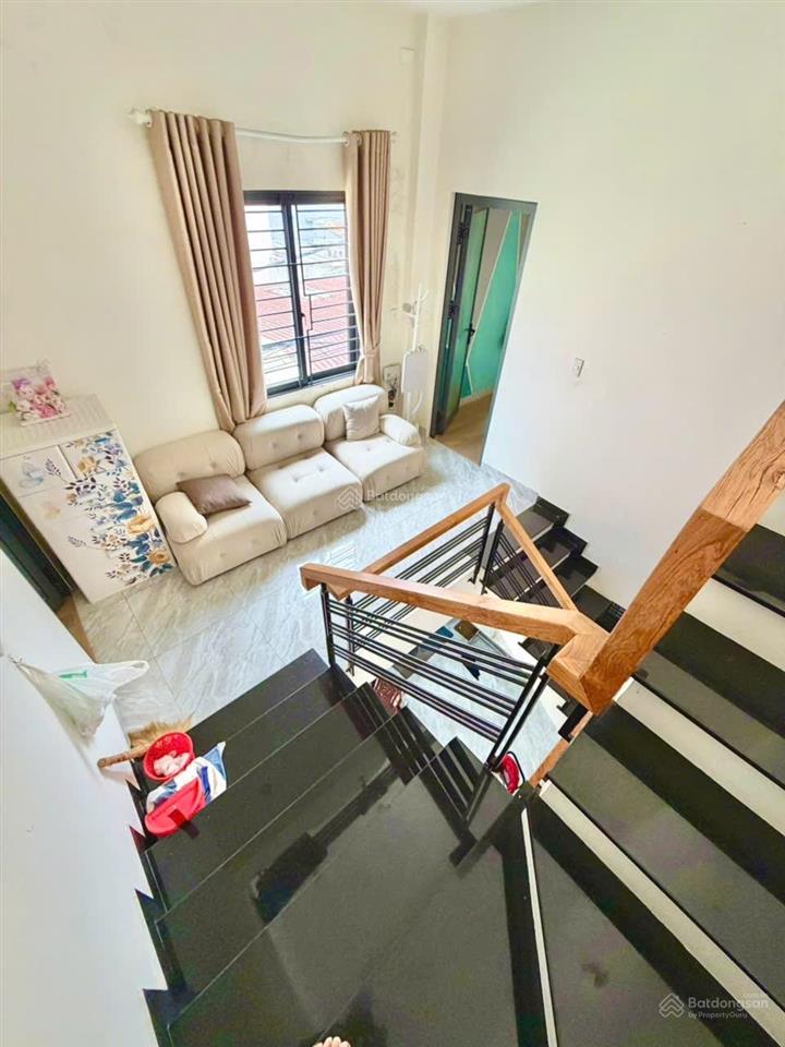 Nhà 3 tầng hà huy tập  ngang 11m cực hiếm  gần bờ hồ, không gian sống mát mẻ