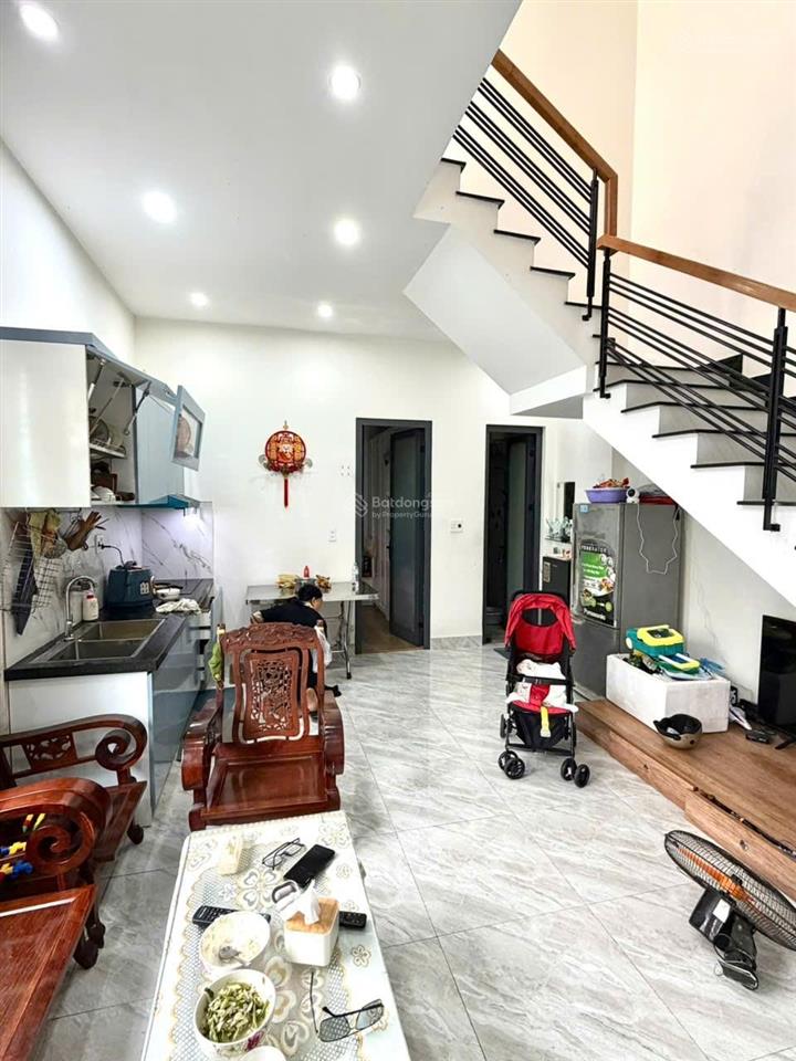 Nhà 3 tầng hà huy tập  ngang 11m cực hiếm  gần bờ hồ, không gian sống mát mẻ