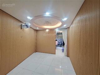 Ngã tư hàng xanh, hẻm xe hơi, gần điện biên phủ, hẻm xe hơi, nhà 3 tầng dt 50m2, 4pn, nhỉnh 8.x tỷ.