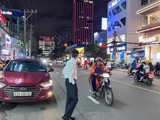 Bán nhà mới xây  đang cho thuê căn hộ dịch vụ số 526/2e