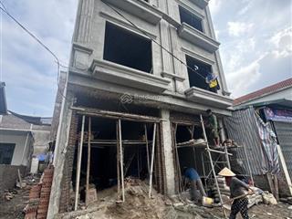 Nhà mới kính coong lô góc ô tô tránh dừng đỗ ngày đêm kinh doanh được