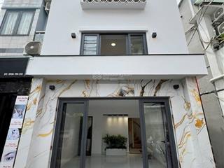 Nhà đẹp mặt tiền cô giang  phú nhuận  3 tầng chỉ cần xách vali vào ở  chỉ 6.99 tỷ