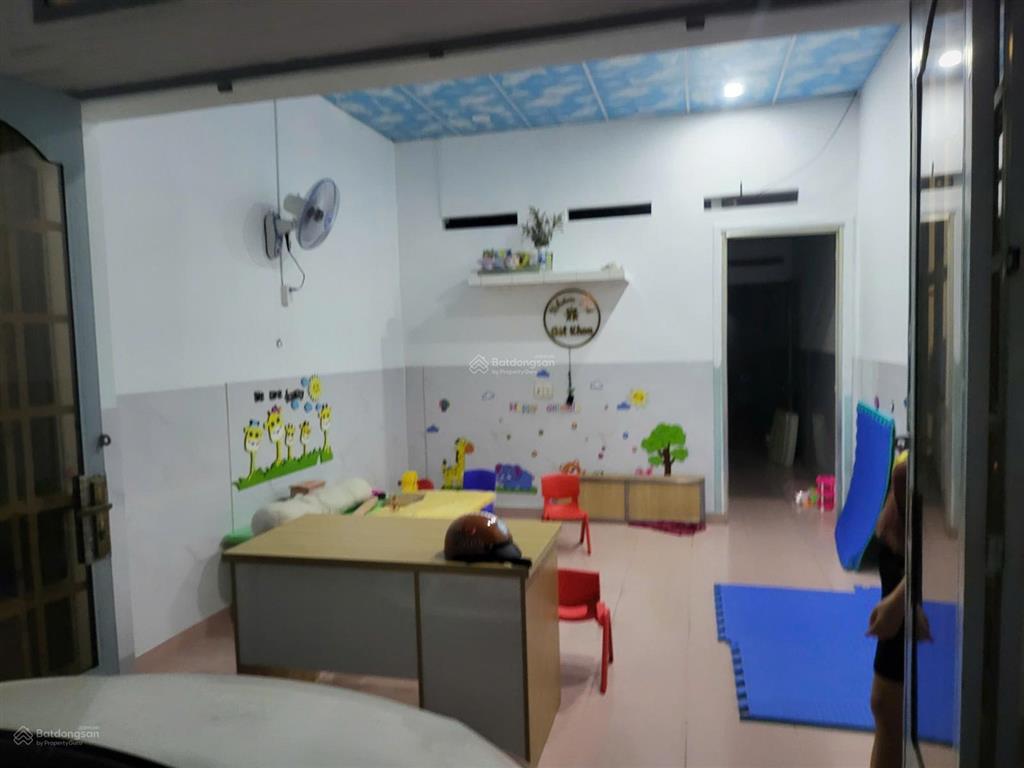 Về quê cần tiền bán gấp nhà mặt tiền