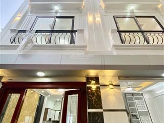 Nhà 5 tầng 35m2 oto sát nhà , giá chỉ 5,5 tỷ tại yên nghĩa  50m ra kđt đô nghĩa ,100 ra vành đai 4