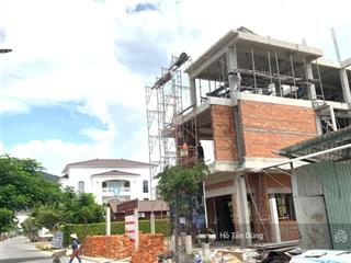 Giá 26.5 tr/m2 hướng nam mát mẻ . bán lô biệt thự ven sông tắc nha trang.  em dũng  0906 513 ***