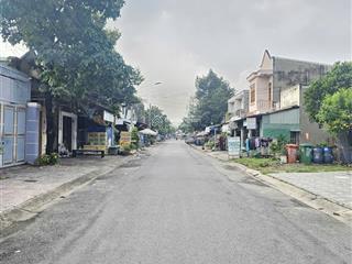 Nguồn tốt giá rẻ 300m2 ngay kcn mỹ phước 3,bến cát, mặt bằng kinh doanh, dân cư đông,sổ hồng riêng