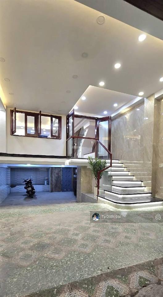 Phú nhuận  mt trần hữu trang  69.2m2  16.9 tỷ  góc 3mt  hầm  thang máy  hồ bơi