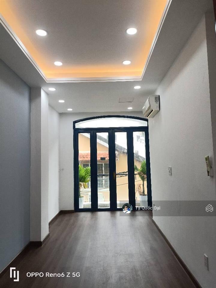 Phú nhuận  mt trần hữu trang  69.2m2  16.9 tỷ  góc 3mt  hầm  thang máy  hồ bơi