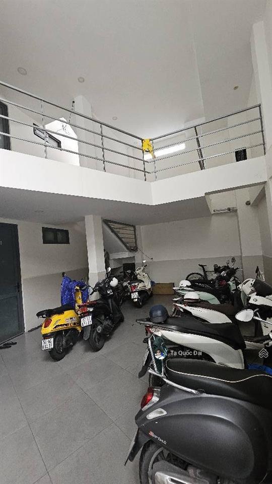 Quận 3  cmt8  69.5m2  12.7 tỷ  6 tầng thang máy  dòng tiền 60tr/tháng